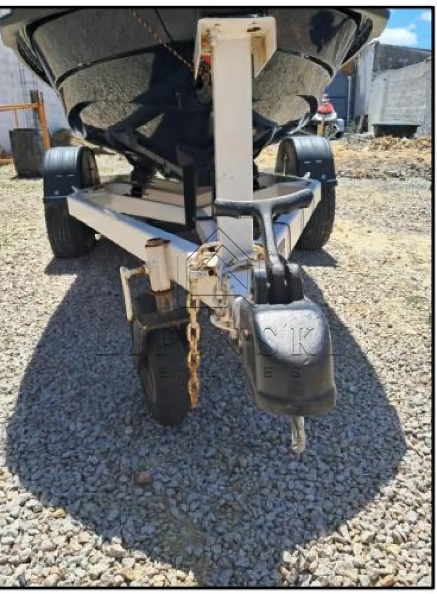 LOTE 001 - VEÍCULO REB/PIRAMIDE PRB500