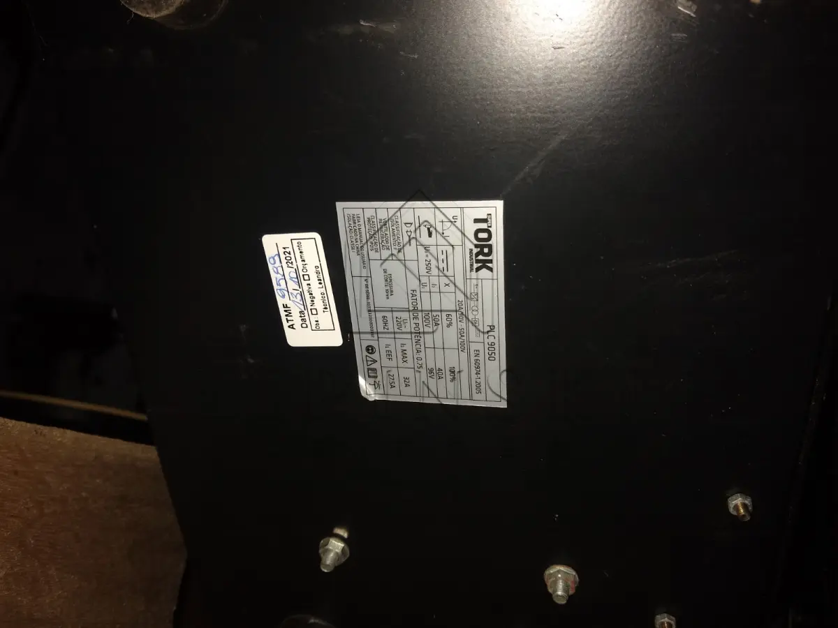 LOTE 001 - MÁQUINA DE CORTE A PLASMA