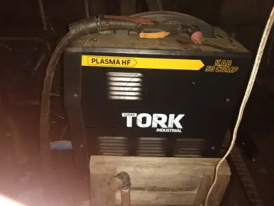 LOTE 001 - MÁQUINA DE CORTE A PLASMA