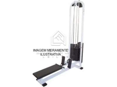 LOTE 005 - MÁQUINA DE COSTAS