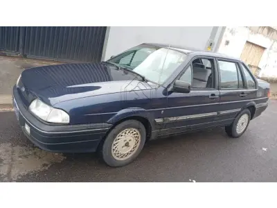 LOTE 004 - FORD VERSAILLES